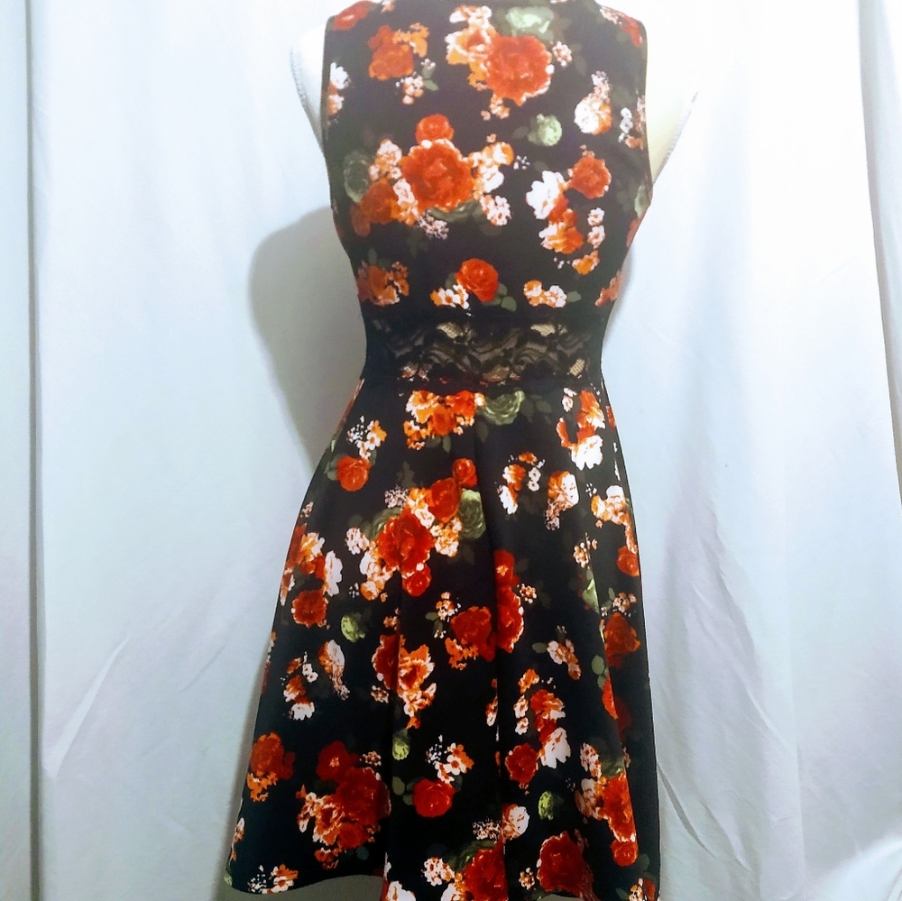 🌹Floral Dress - Picture 3 of 5